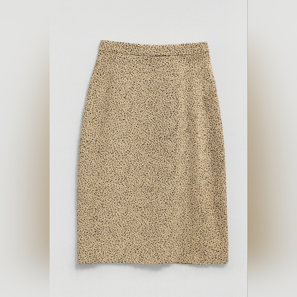 Banana Republic Dresses & Skirts - Banana Republic Tan Leopard Pencil Skirt